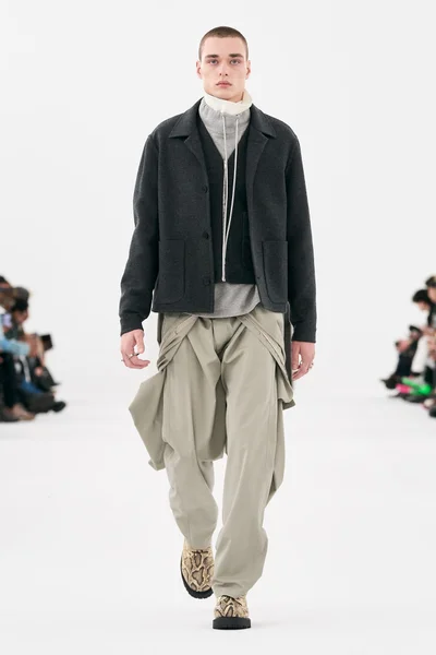 Look 30
